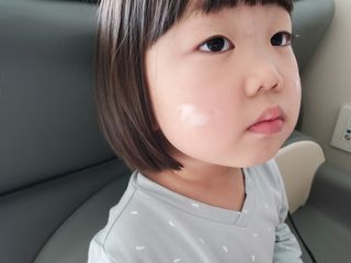 mom e 맘이 내추럴 베이비 케어 크림+바디오일 — 5점을 준 리뷰어가 2021년 1월 올린 사용 사진