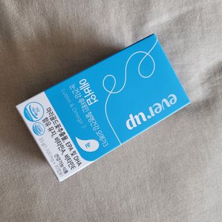 [몸엔용] 에버업 멀티비타민&미네랄, 눈건강 루테인 혈행건강 오메가3, 면역 프로바이오틱스 3종 택1 — 5점을 준 리뷰어가 2022년 4월 올린 사용 사진