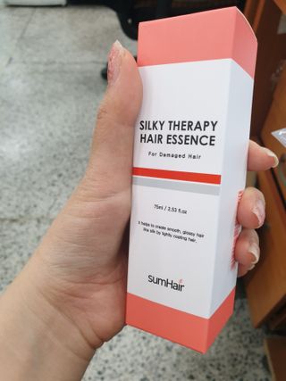 썸헤어 / SUMHAIR 썸헤어 실키 테라피 헤어 에센스 — 5점을 준 리뷰어가 2021년 4월 올린 사용 사진