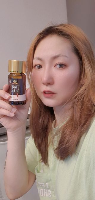 서울약사신협_프리미엄황삼골드_3.75g x 12환+75mgx12병 — 5점을 준 리뷰어가 2021년 1월 올린 사용 사진