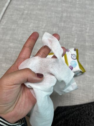 킨도 아기 물티슈 골드 일반형 — 1.5점을 준 리뷰어가 2021년 12월 올린 사용 사진