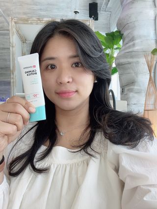 리더스코스메틱 리더스 카밍 바이오틱스 선 에센스 SPF 50+ PA++++ — 5점을 준 리뷰어가 2022년 6월 올린 사용 사진