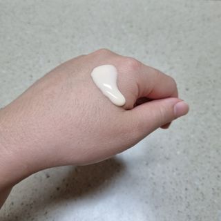 산수시 데포 세럼 수분 물광 비타민 에센스 50ml 기초화장품 — 4점을 준 리뷰어가 2021년 8월 올린 사용 사진