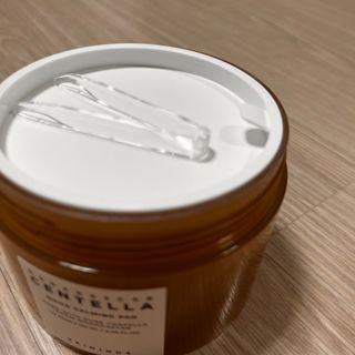 스킨1004 [SKIN1004] 마다가스카르 센텔라 퀵 카밍 패드 70매 130ml — 5점을 준 리뷰어가 2024년 9월 올린 사용 사진