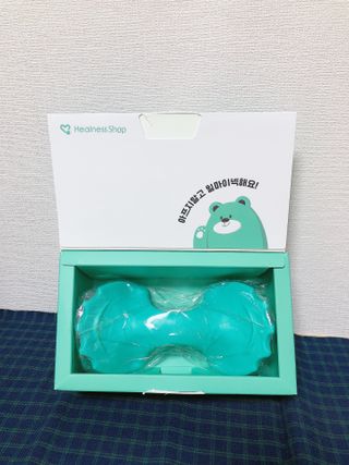 힐니스북 [힐마이넥]   거북목 통증완화를 위한 휴대용 목 안마기 — 5점을 준 리뷰어가 2022년 12월 올린 사용 사진
