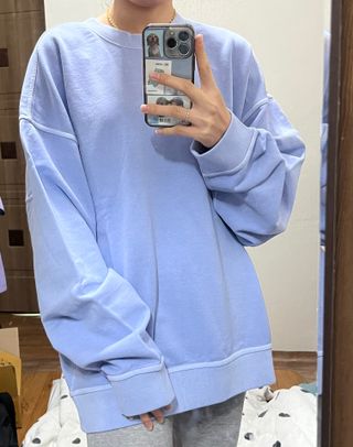 MAPLESYRUPFACTORY 메이플 피그먼트 맨투맨 8.COL — 5점을 준 리뷰어가 2022년 12월 올린 사용 사진