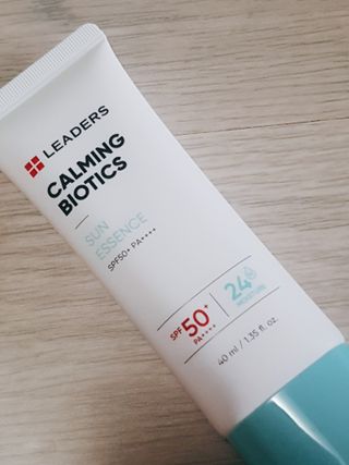 리더스코스메틱 리더스 카밍 바이오틱스 선 에센스 SPF 50+ PA++++ — 5점을 준 리뷰어가 2022년 7월 올린 사용 사진