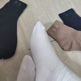 [사이즈가 있는 양말 필로이] 남/여 골지 발목 양말 4족 세트 남【S, M, L, XL】여【S, M, L】_컬러 랜덤 — 5점을 준 리뷰어가 2022년 6월 올린 사용 사진