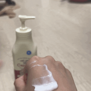 카프리나 산양밀크 모이스춰라이징 바디로션 350ml(오리지널향) — 5점을 준 리뷰어가 2023년 4월 올린 사용 사진
