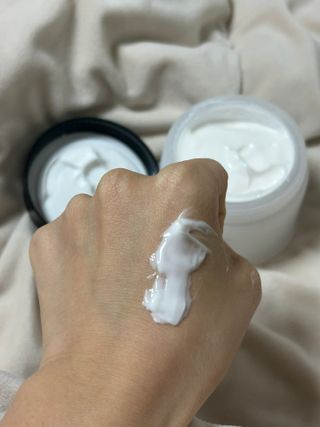 비엔디 2NOW[한글]]BnD 바디 미백 겨드랑이 크림 — 5점을 준 리뷰어가 2024년 12월 올린 사용 사진