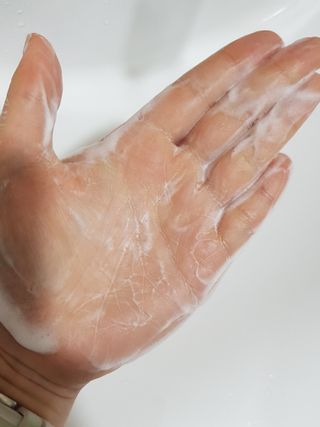 비프리코스메틱 허니 스킨 클렌징폼 150ml — 5점을 준 리뷰어가 2023년 2월 올린 사용 사진