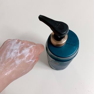 [포레스트스토리] 탈모증상완화 샴푸 1,000ml — 5점을 준 리뷰어가 2022년 3월 올린 사용 사진