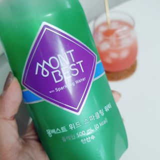 몽베스트 Montbest with Sparkling water Plain 20병 — 5점을 준 리뷰어가 2021년 11월 올린 사용 사진