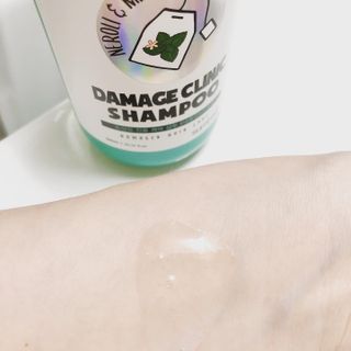 썸헤어 / SUMHAIR 썸헤어 데미지 클리닉 샴푸+트리트먼트 네롤리&민트티 — 5점을 준 리뷰어가 2021년 5월 올린 사용 사진