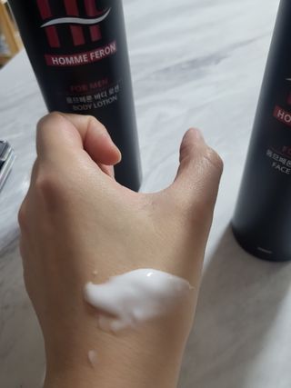 웰피아생활건강 웰피아 올인원 남성화장품 옴므페론 — 5점을 준 리뷰어가 2023년 5월 올린 사용 사진