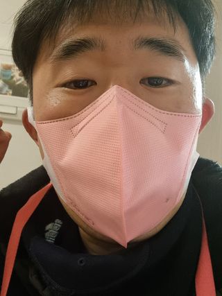 끌린에르 스포츠 귀편한 새부리형 마스크 — 5점을 준 리뷰어가 2022년 2월 올린 사용 사진