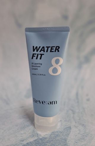 나우 [리브엠]피부 속부터 겹겹이, 촘촘하게! 워터핏8중 수분착붙 크림 — 4.5점을 준 리뷰어가 2024년 12월 올린 사용 사진