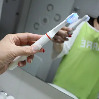 트로마츠 심플 미세전류 칫솔 — 5점을 준 리뷰어가 2022년 5월 올린 사용 사진