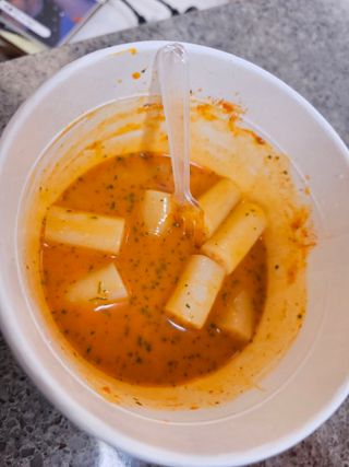 나우  [요리궁리] B타입 ( 매콤, 치즈, 매콤까르보 ) 꽃떡볶이 6개입 세트 — 5점을 준 리뷰어가 2025년 3월 올린 사용 사진
