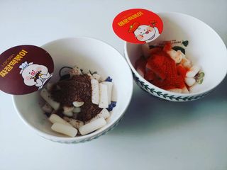 유비쿡 컵떡볶이 매운컵떡볶이2개/ 짜장컵떡볶이 2개  총 4개세트 — 5점을 준 리뷰어가 2021년 6월 올린 사용 사진