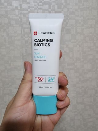 리더스코스메틱 리더스 카밍 바이오틱스 선 에센스 SPF 50+ PA++++ — 5점을 준 리뷰어가 2022년 6월 올린 사용 사진