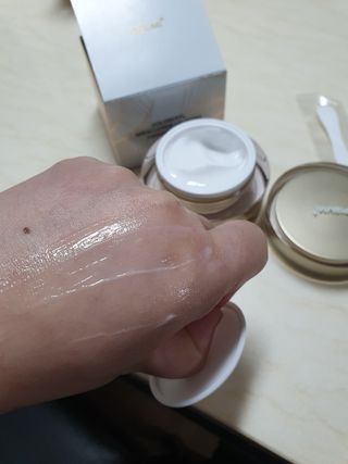 피부미 골드베릴 미라클페어 세레이징 퍼밍 크림 50ml — 5점을 준 리뷰어가 2021년 9월 올린 사용 사진