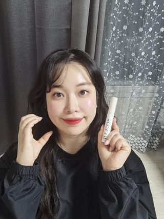 더소설 소설 블랙아이래쉬 세럼 10g(SOSEOL BLACK EYELASH SERUM 10g) — 5점을 준 리뷰어가 2023년 12월 올린 사용 사진