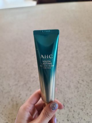 [NEW 탄력유턴 아이크림] AHC 유스 래스팅 리얼 아이크림 포 페이스 — 5점을 준 리뷰어가 2021년 1월 올린 사용 사진