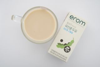 이롬 erom 황성주박사의 국산콩 두유 검은콩 고칼슘 — 5점을 준 리뷰어가 2020년 12월 올린 사용 사진