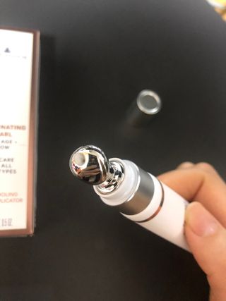 산수시 일루미네이팅 펄 영양 다크서클 스틱 아이 크림 케어 15ml — 5점을 준 리뷰어가 2021년 6월 올린 사용 사진