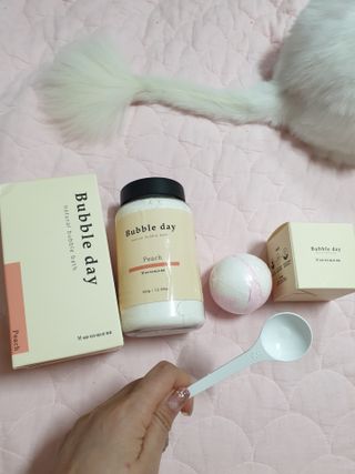 버블데이 아로마/과일 거품 입욕제 — 5점을 준 리뷰어가 2021년 7월 올린 사용 사진