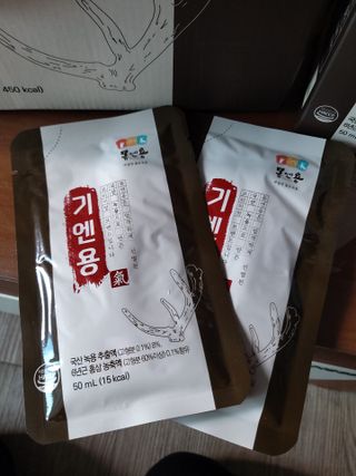 [몸엔용] 무더운 날씨에 국산녹용 기엔용으로 몸보신 50ml x 30포 — 5점을 준 리뷰어가 2021년 6월 올린 사용 사진