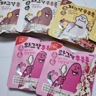 스낵스 와그작후루룩 3종_카카오2봉+아몬드2봉+딸기2봉 (총 6봉) — 4점을 준 리뷰어가 2024년 2월 올린 사용 사진