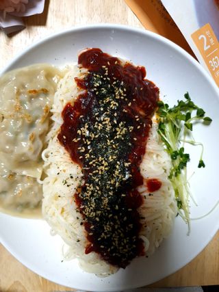 [한면원] 비빔국수 2인분 — 3점을 준 리뷰어가 2023년 3월 올린 사용 사진