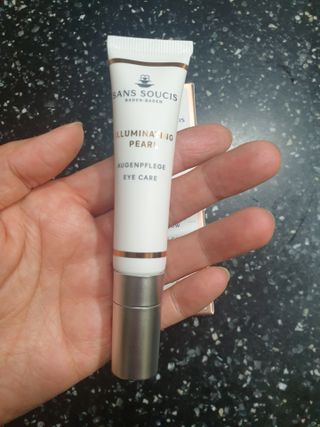 산수시 일루미네이팅 펄 영양 다크서클 스틱 아이 크림 케어 15ml — 5점을 준 리뷰어가 2021년 6월 올린 사용 사진