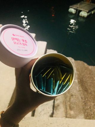 페페로니 잘 먹는 캣츄 - 무항생제 닭고기 12개 + 원양선 참치 12개 — 5점을 준 리뷰어가 2021년 8월 올린 사용 사진