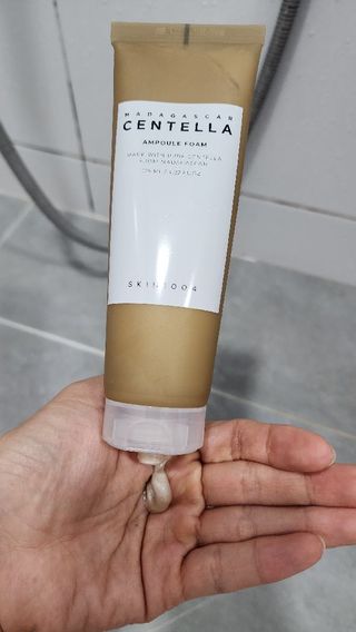 스킨1004 [SKIN1004] 마다가스카르 센텔라 앰플 폼 125ml — 5점을 준 리뷰어가 2024년 8월 올린 사용 사진