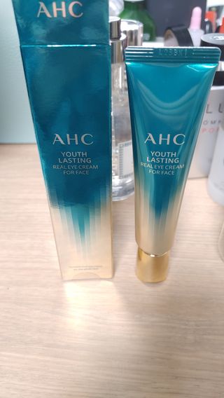 [NEW 탄력유턴 아이크림] AHC 유스 래스팅 리얼 아이크림 포 페이스 — 5점을 준 리뷰어가 2021년 1월 올린 사용 사진