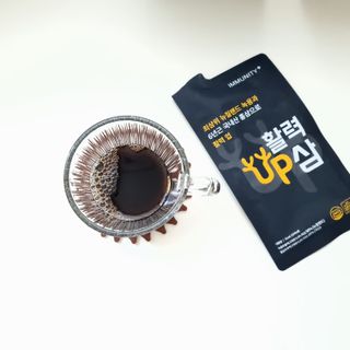 [이뮤니티플러스] 최고급녹용과 국내산 6년근 홍삼으로 활력업!!_ 활력UP삼 30포 1box — 5점을 준 리뷰어가 2022년 5월 올린 사용 사진