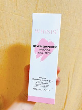 위시스 프리미엄 글루타치온  화이트닝 바디로션 — 5점을 준 리뷰어가 2022년 12월 올린 사용 사진