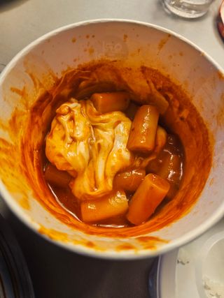 나우  [요리궁리] B타입 ( 매콤, 치즈, 매콤까르보 ) 꽃떡볶이 6개입 세트 — 5점을 준 리뷰어가 2025년 3월 올린 사용 사진