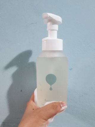 아미퓨어 [라이브] 피부장벽 강화를 위한 머랭 버블 클렌저 천연계면활성제로 온가족 사용가능 — 4점을 준 리뷰어가 2021년 7월 올린 사용 사진