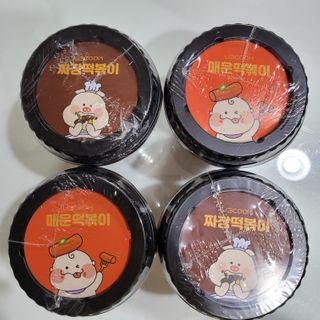 유비쿡 컵떡볶이 매운컵떡볶이2개/ 짜장컵떡볶이 2개  총 4개세트 — 5점을 준 리뷰어가 2021년 2월 올린 사용 사진
