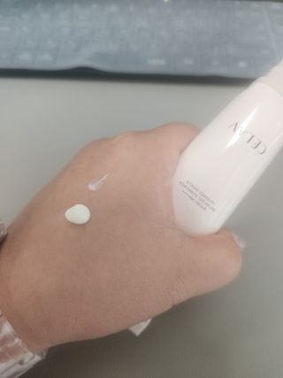 프리마인 선크림만 바꿨을 뿐인데 매일 물 2L챙겨먹고 기초케어 완벽하게 한 물빛피부 완성,셀라브UV프로텍터 — 5점을 준 리뷰어가 2023년 7월 올린 사용 사진