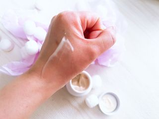 AYU25[아유트웬티파이브]다마스크로즈워터 베이스 천연 수분 촉촉 크림 — 4점을 준 리뷰어가 2021년 3월 올린 사용 사진
