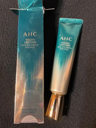 [NEW 탄력유턴 아이크림] AHC 유스 래스팅 리얼 아이크림 포 페이스 — 5점을 준 리뷰어가 2021년 1월 올린 사용 사진