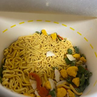 NISSIN 닛신 컵누들  4종 - 씨푸드오리지날, 씨푸드 스파이시, 씨푸드 커리, 씨푸드 XO소스 — 5점을 준 리뷰어가 2022년 12월 올린 사용 사진
