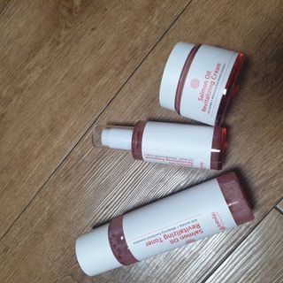 아이앤립 / EYENLIP 아이앤립 연어오일 리바이탈라이징 토너+앰플+크림 3종 세트 — 4점을 준 리뷰어가 2021년 6월 올린 사용 사진