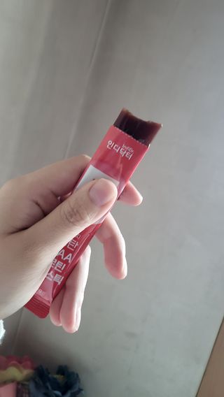 [인디닥터] 타이탄 BCAA 프로틴 젤리스틱 — 5점을 준 리뷰어가 2022년 5월 올린 사용 사진