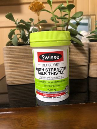 Swisse 스위스 고함량 밀크씨슬 35,000mg 60정 — 5점을 준 리뷰어가 2021년 11월 올린 사용 사진